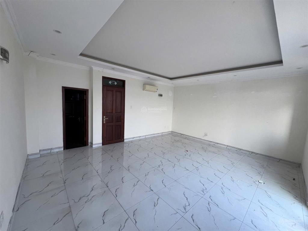 Cho thuê nhà phố bạch đằng phú cường, thủ dầu một diện tích 6x20m, 1 trệt 2 lầu sân thượng