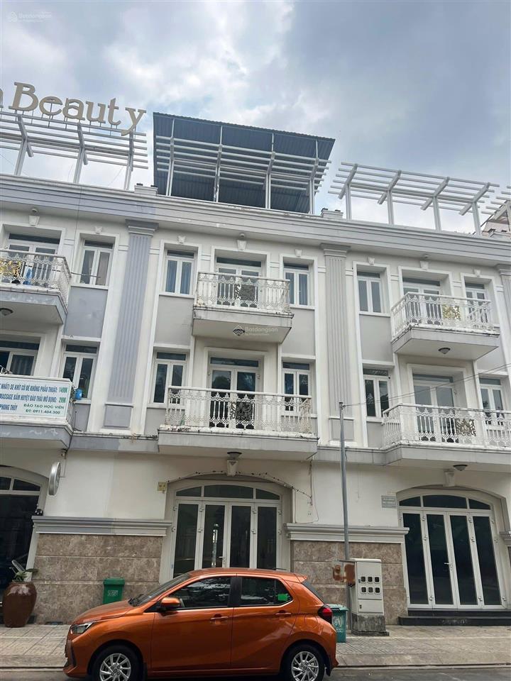 Cho thuê nhà phố bạch đằng phú cường, thủ dầu một diện tích 6x20m, 1 trệt 2 lầu sân thượng