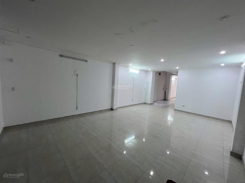 Cho thuê nhà phố bạch đằng phú cường, thủ dầu một diện tích 6x20m, 1 trệt 2 lầu sân thượng