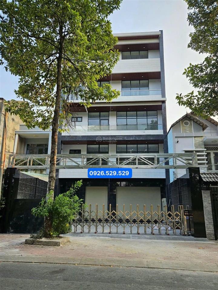 Cho thuê tòa nhà 1000m2 sàn trung tâm thủ dầu một
 diện tích đất 11 x 30  xây dựng  11 x 18