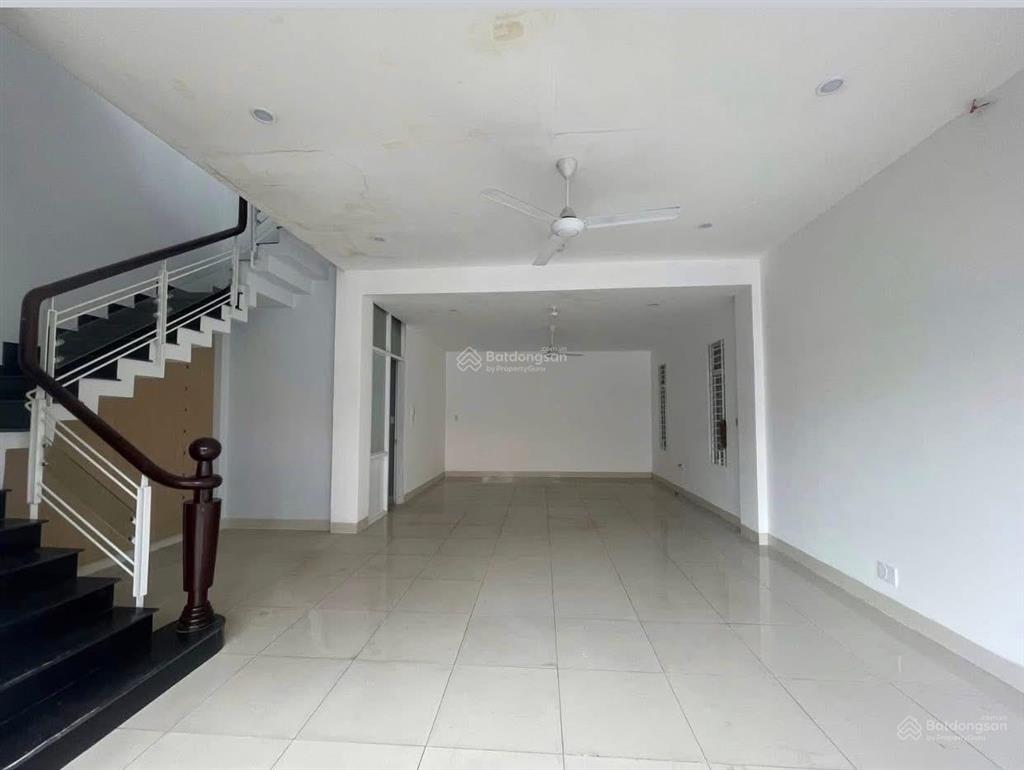 Cho thuê mbkd đại lộ bình dương trung tâm thủ dầu một  diện tích 6 x15 (1 trệt 2 lầu)
 cạnh góc