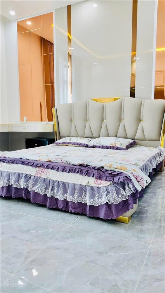 Nhà 1 trệt 2 lầu,ngay trung tâm thành phố mới bình dương
 nhà đã hoàn công
 đường nhựa 12m ,