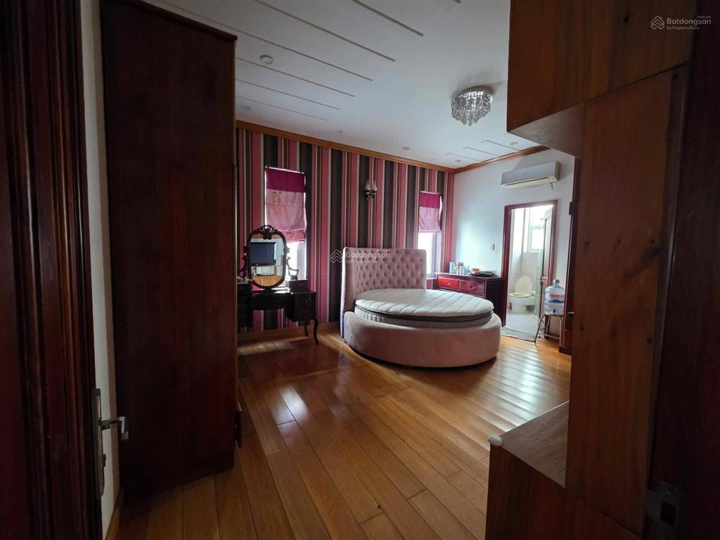 Cho thuê biệt thự lô góc kdc chánh nghĩa, thủ dầu một  diện tích 15 x 20
 kết cấu 1 tầng hầm, 3