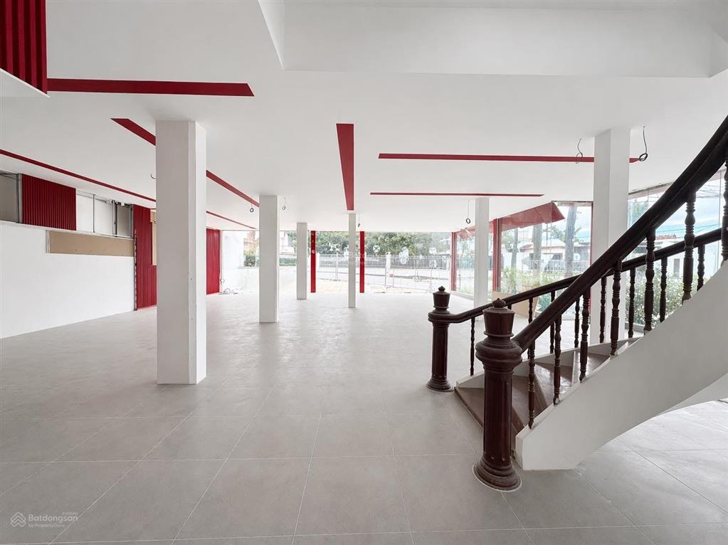 Cho thuê căn góc thủ dầu một, bình dương  diện tích 20 x 30m. 1 trệt 1 lầu