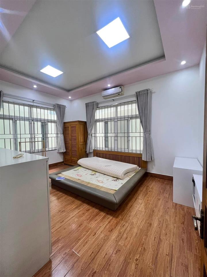 Cho thuê biệt thự trong kdc hiệp thành 3, thủ dầu một, bình dương
 diện tích  15*20 (300m2)