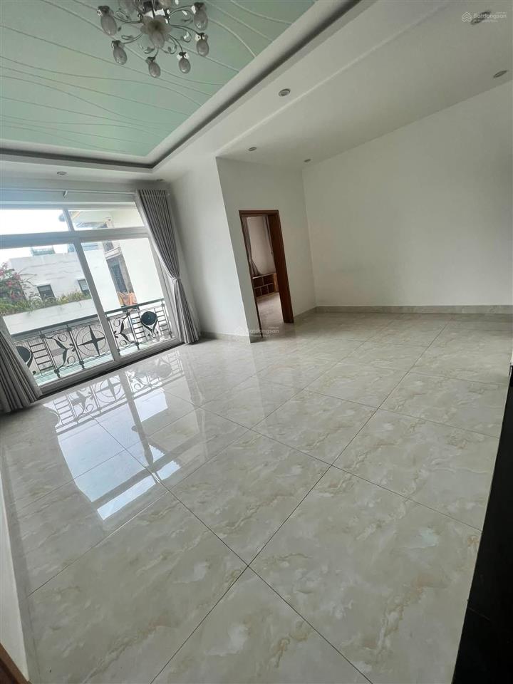 Cho thuê biệt thự trong kdc hiệp thành 3, thủ dầu một, bình dương
 diện tích  15*20 (300m2)