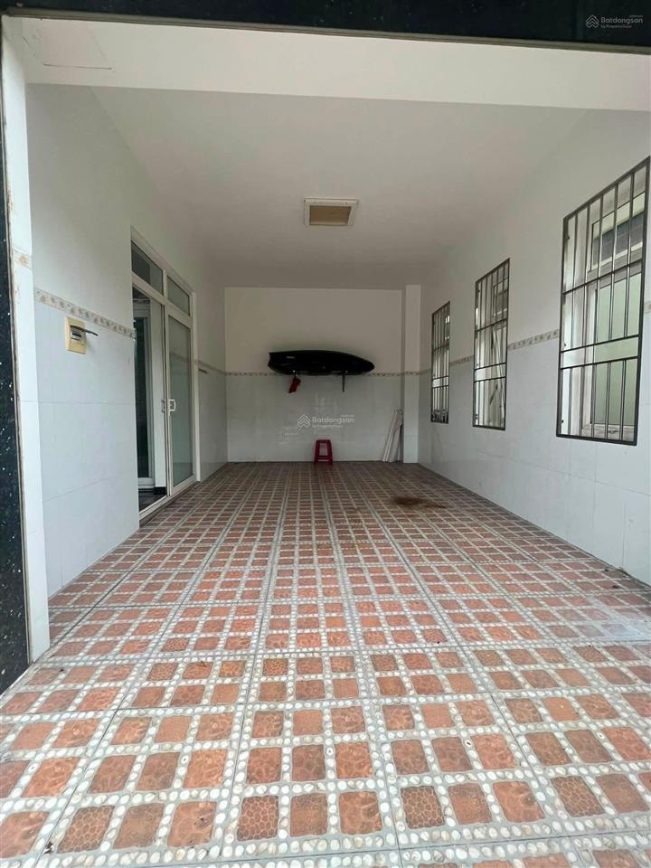 Cho thuê biệt thự trong kdc hiệp thành 3, thủ dầu một, bình dương
 diện tích  15*20 (300m2)