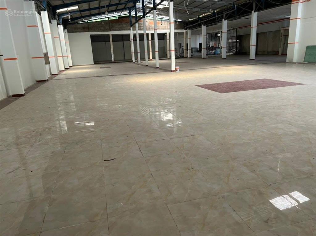Cho thuê kho mặt tiền quốc lộ 13 ,thủ dầu một bình dương  diện tích 31x71 (~2.200 m)