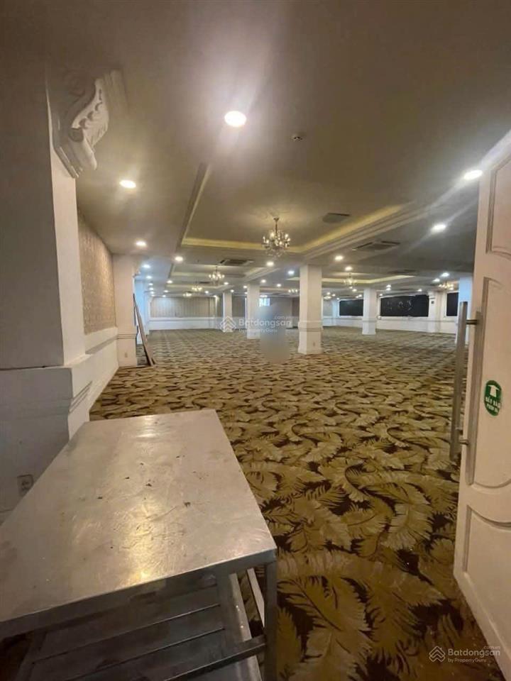 Cho thuê tòa nhà 2.400m2 sàn hiệp thành, trung tâm thủ dầu một