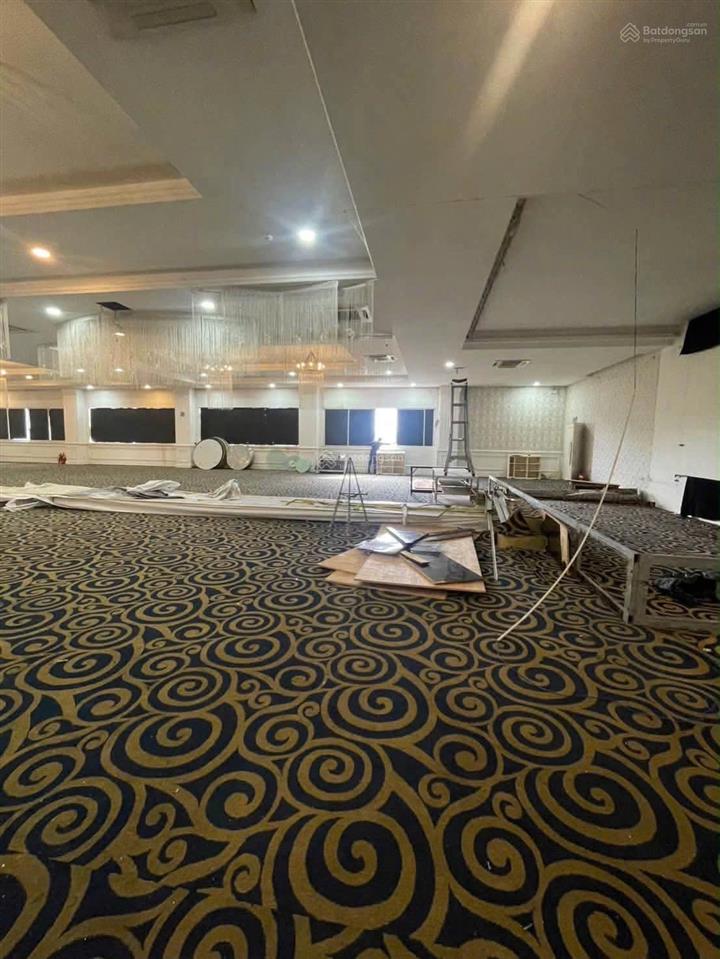 Cho thuê tòa nhà 2.400m2 sàn hiệp thành, trung tâm thủ dầu một