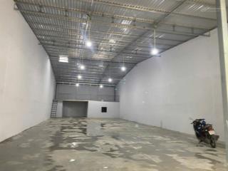 Cho thuê kho mới 100% gần thành phố mới, bình dương

 diện tích 10x30 ( 300m2)