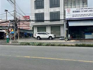 Cho thuê nhà 2 mặt tiền 1 trệt 2 lầu tp mới, bình dương