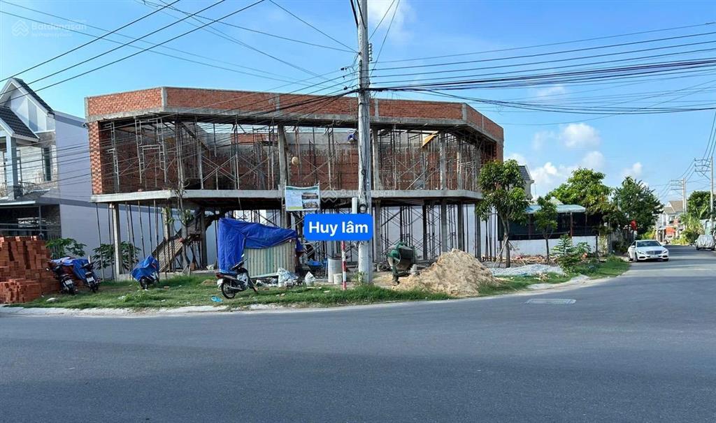 Cho thuê mặt bằng căn góc thủ dầu một  vị trí quá đẹp làm văn phòng, quán cafe ok