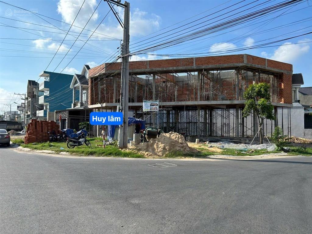 Cho thuê mặt bằng căn góc thủ dầu một  vị trí quá đẹp làm văn phòng, quán cafe ok