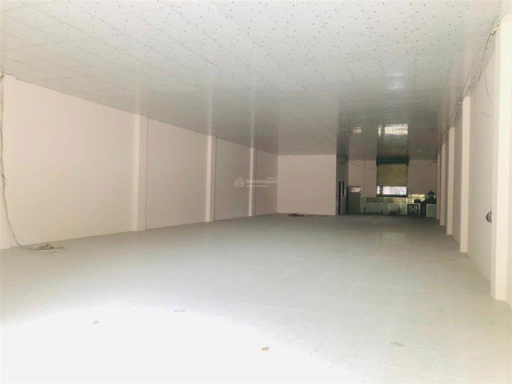 Cho thuê mặt bằng vip trung tâm tp thủ dầu một
 diện tích 10 x 30 (300m2) thông thoáng.