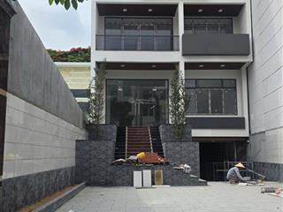 Cho thuê tòa nhà 1000m2 mới xây đường chính, trung tâm p.lái thiêu, thuận an