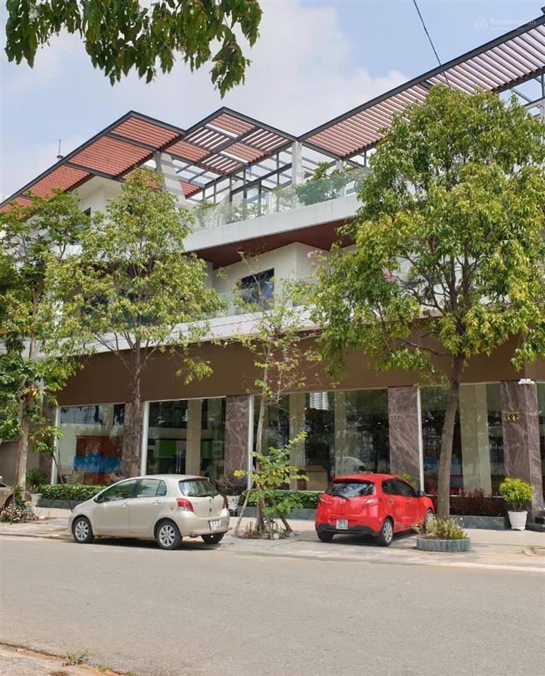 Cho thuê văn phòng 700m2 trung tâm thành phố mới