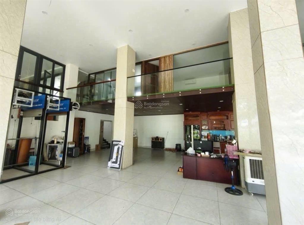 Cho thuê văn phòng 700m2 trung tâm thành phố mới