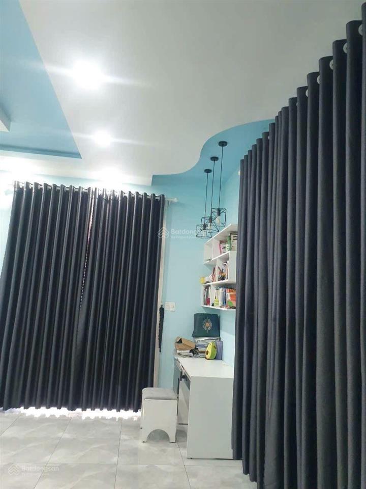Cho thuê mặt bằng 4 tầng mặt tiền trung tâm thủ dầu một. diện tích đất 430m2, tổng sàn 670m2