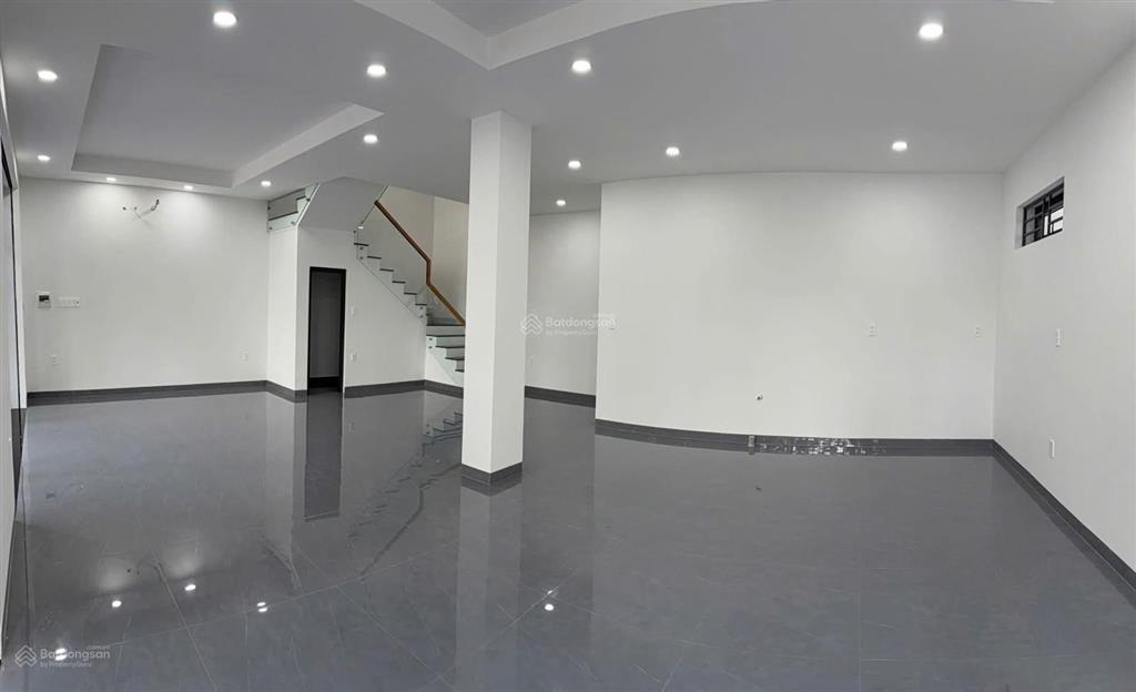 Cho thuê nhà mặt tiền p. hiệp thành, thủ dầu một, bình dương. nhà mới 100%  diện tích sàn 320m2