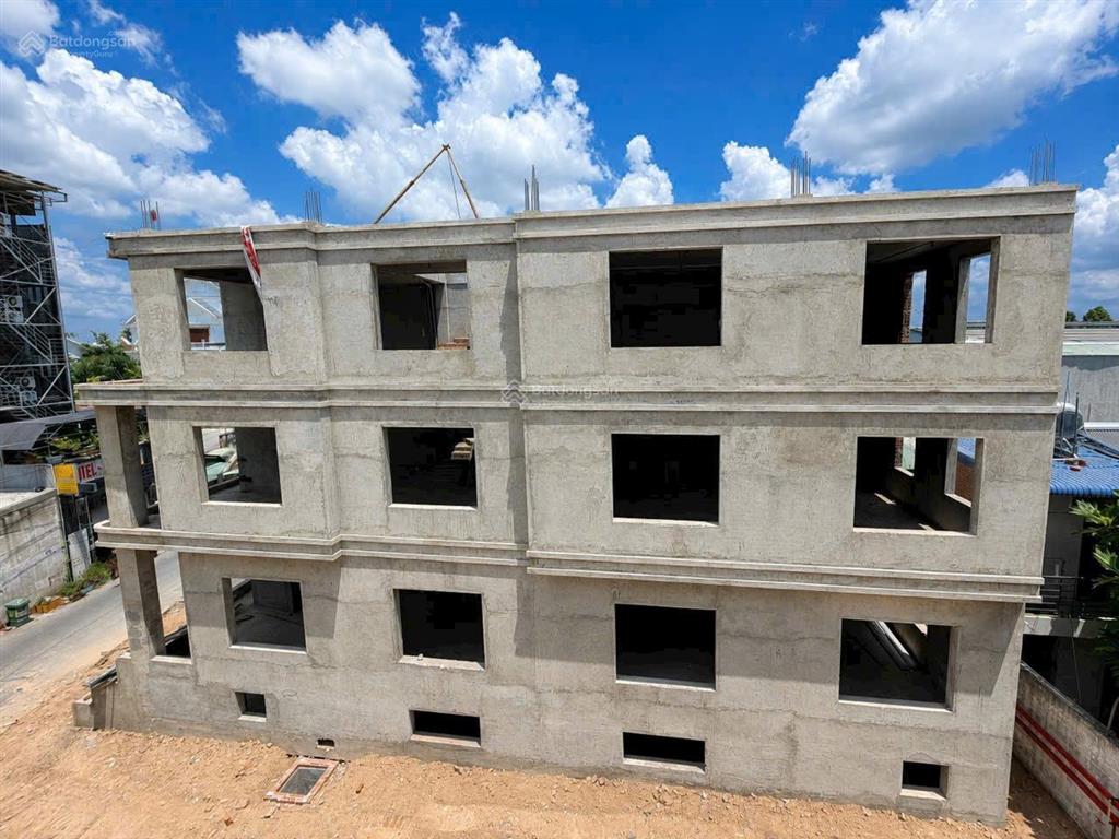 Cho thuê tổ hợp văn phòng showroom nhà khách mặt tiền đt747 khánh bình, tân uyên