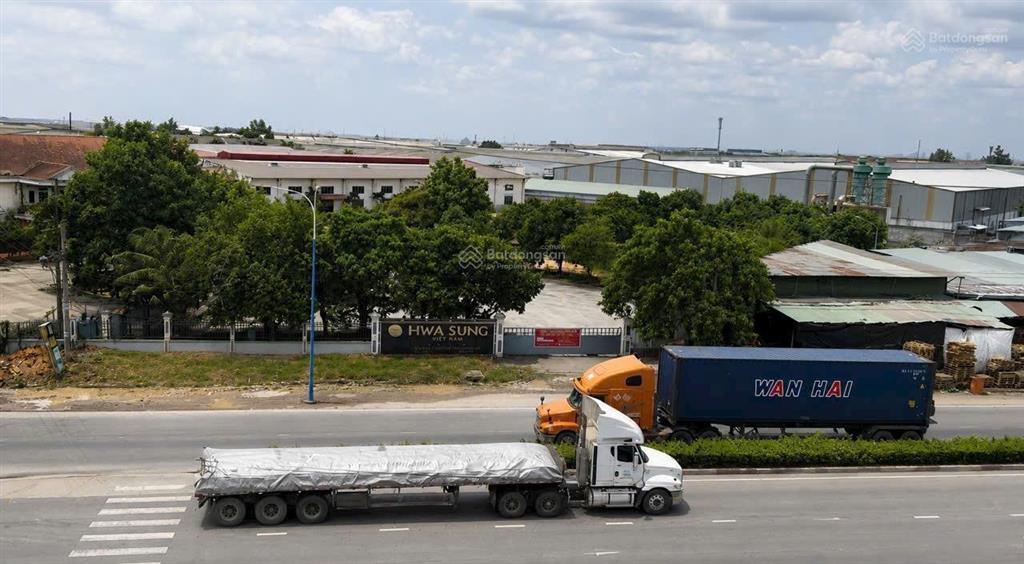 Cho thuê tổ hợp văn phòng showroom nhà khách mặt tiền đt747 khánh bình, tân uyên