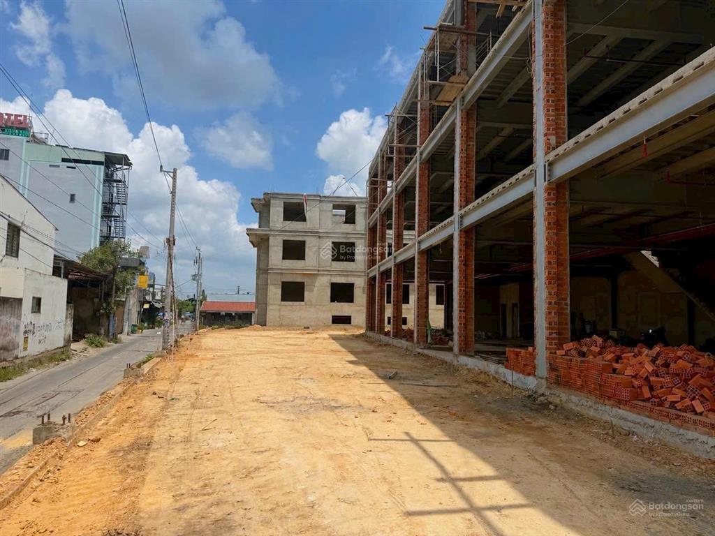 Cho thuê tổ hợp văn phòng showroom nhà khách mặt tiền đt747 khánh bình, tân uyên