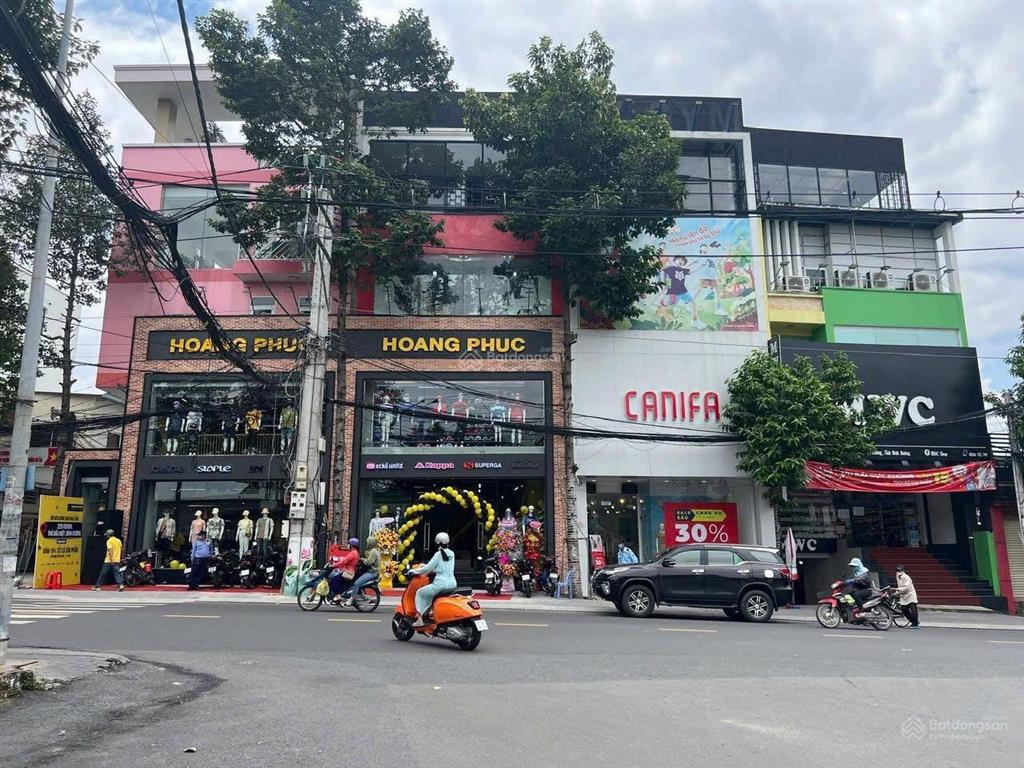 Cho thuê mặt bằng trung tâm ngã 6 thủ dầu một, vị trí cách ngã 6 100m, phù hợp cho các thương hiệu