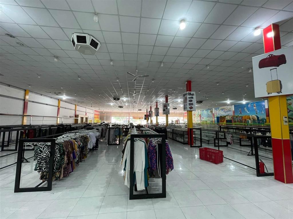 Cho thuê mặt bằng trung tâm thuận an
 diện tích 1800m2 mặt tiền 30m
 xây dựng hết đất, trệt thôn