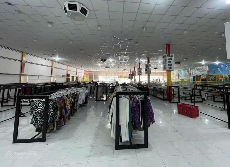 Cho thuê mặt bằng trung tâm thuận an
 diện tích 1800m2 mặt tiền 30m
 xây dựng hết đất, trệt thôn