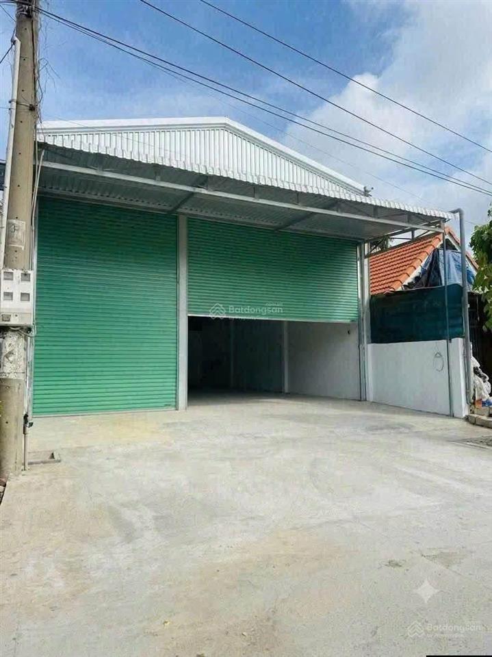 16tr/1 tháng, cho thuê kho gần thành phố mới bình dương
 diện tích 9x20m
 thiết kế phòng ngủ,