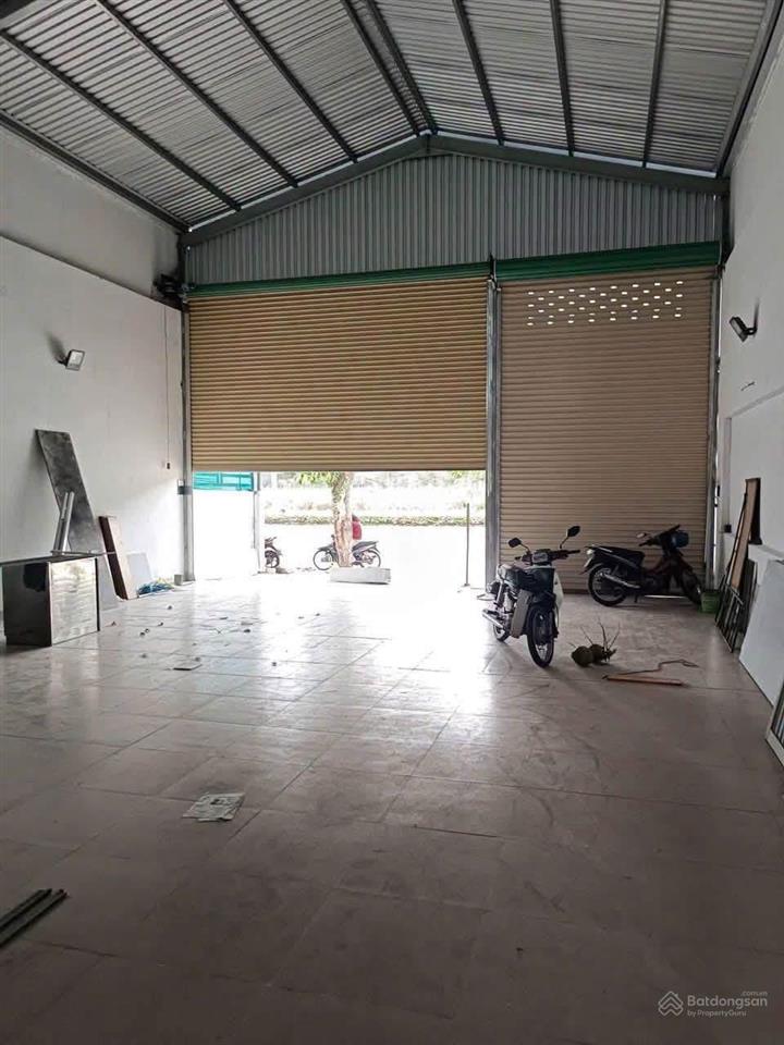 16tr/1 tháng, cho thuê kho gần thành phố mới bình dương
 diện tích 9x20m
 thiết kế phòng ngủ,