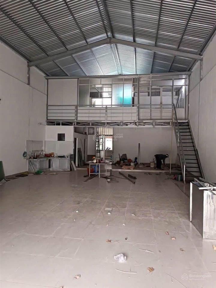 16tr/1 tháng, cho thuê kho gần thành phố mới bình dương
 diện tích 9x20m
 thiết kế phòng ngủ,