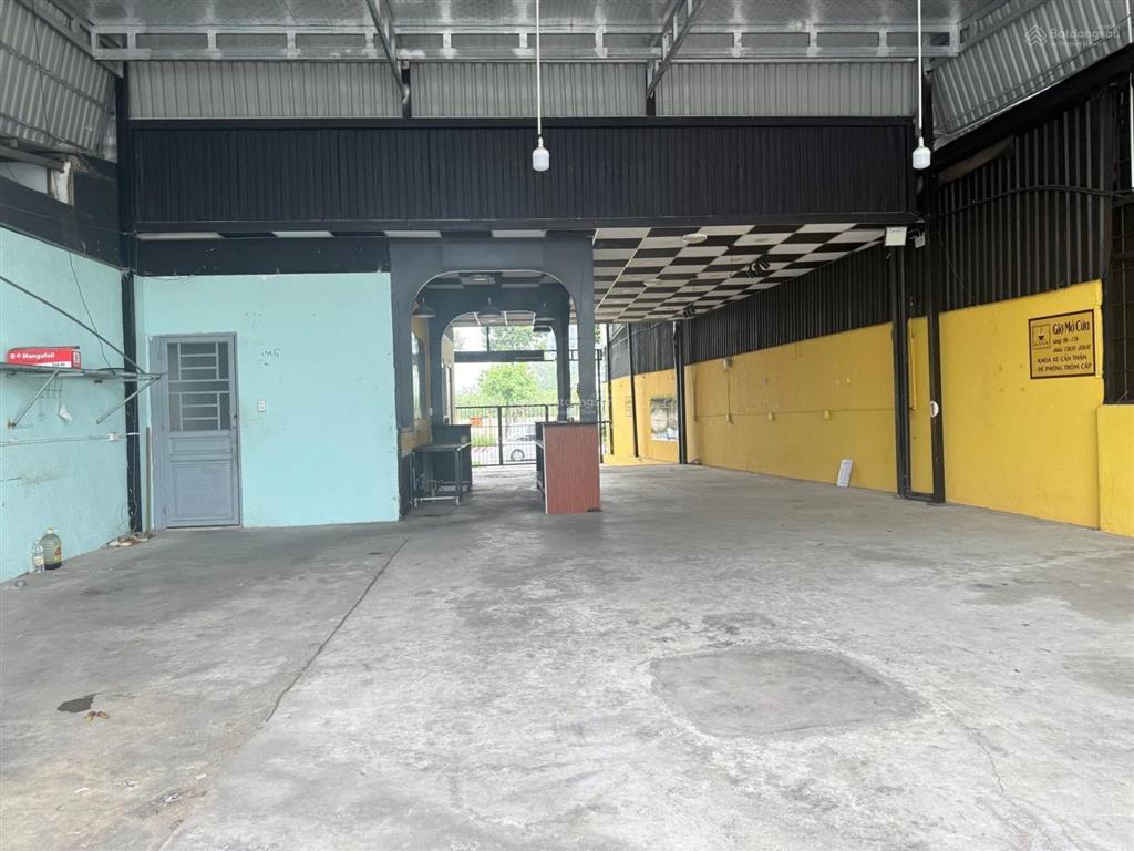 Cho thuê mặt bằng kinh doanh gần chợ phú mỹ, tdm bình dương  diện tích 10,5x30m thông suốt