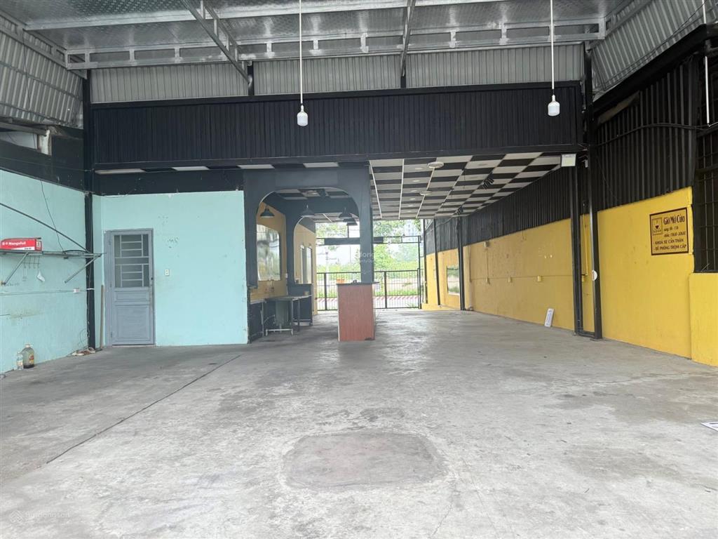 Cho thuê mặt bằng kinh doanh gần chợ phú mỹ, tdm bình dương  diện tích 10,5x30m thông suốt