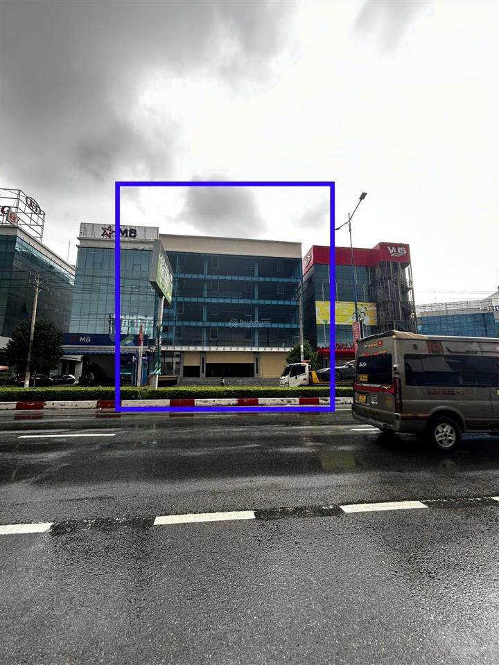 Cho thuê 3.500m2 mặt bằng tòa nhà ql13 trung tâm thủ dầu một, hcm