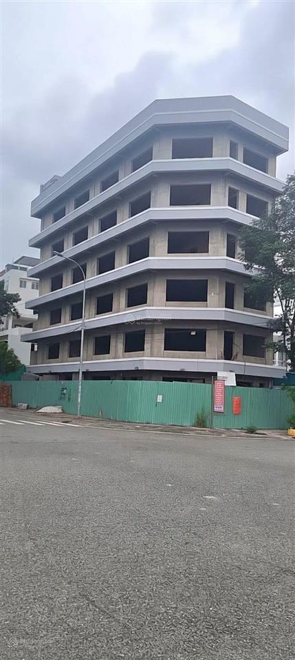 Cho thuê tòa nhà tp mới, kết cấu 6 tầng, góc 2 mặt tiền, có pccc và thang máy đầy đủ
diện tích 