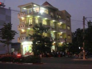 Cho thuê lô góc 2 mặt tiền hoàng văn thụ, chánh nghĩa, thủ dầu một. vị trí đẹp, trung tâm thành phố