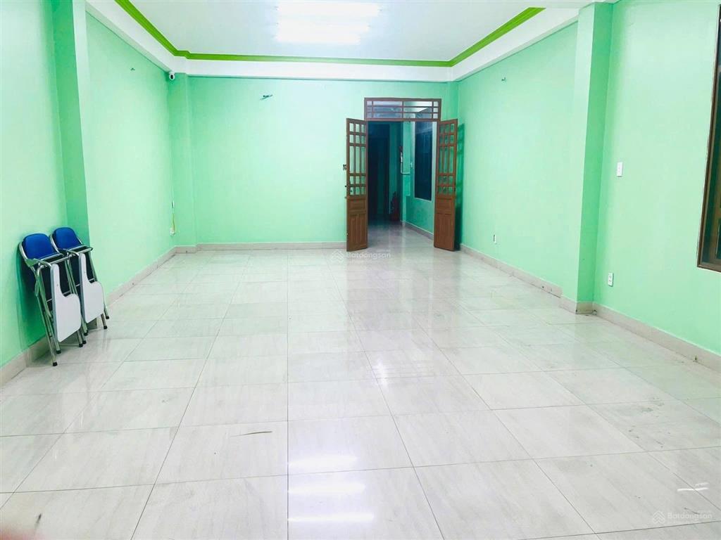 Cho thuê tòa nhà phú lợi, thủ dầu một  diện tích 200m2, xây dựng 100m2  thiết kế 1 trệt 5 lầu