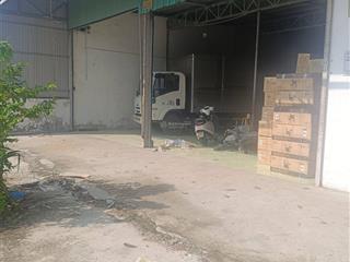 Cho thuê kho phường hòa phú, thủ dầu một  diện tích 15 x 20 (300m2).
– thông suốt có văn phòng