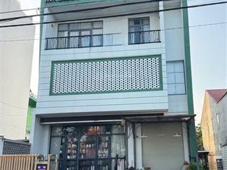 Cho thuê tòa nhà mặt tiền phạm ngọc thạch, thủ dầu một, bình dương
 diện tích 11 x 30
