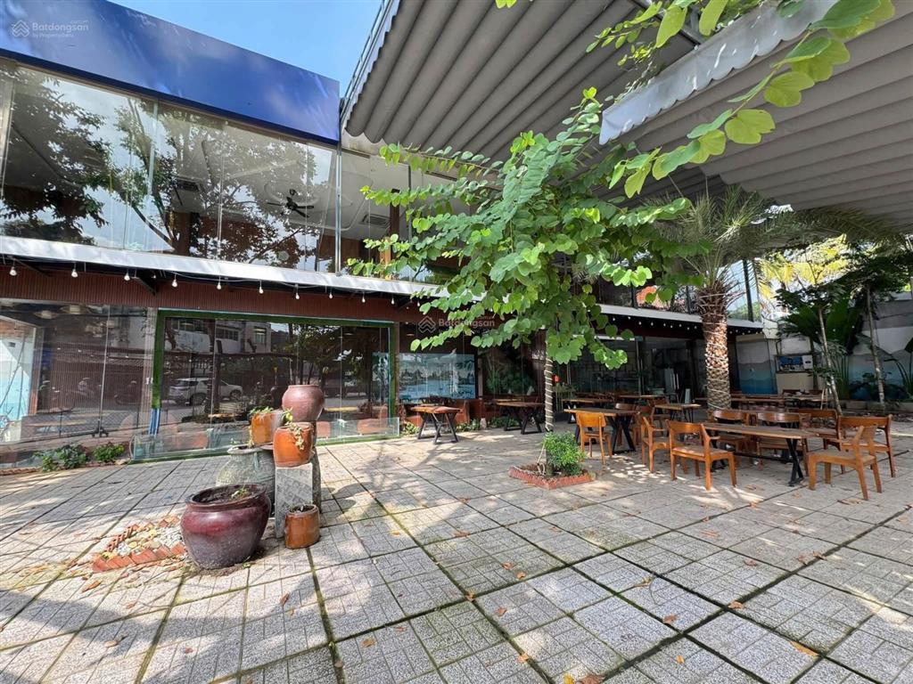 Cho thuê mbkd 800m trung tâm thủ dầu một, bình dương  diện tích 800m2, mặt tiền 35m  có sẵn nhà