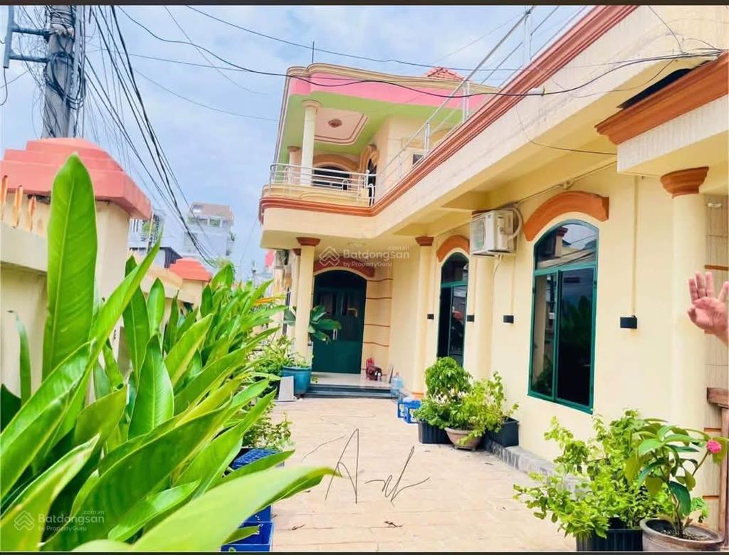 Cho thuê căn góc trung tâm chánh nghĩa 18 triệu  căn góc 2 mặt tiền
 dt 12m28m, tổng 320m
 tk