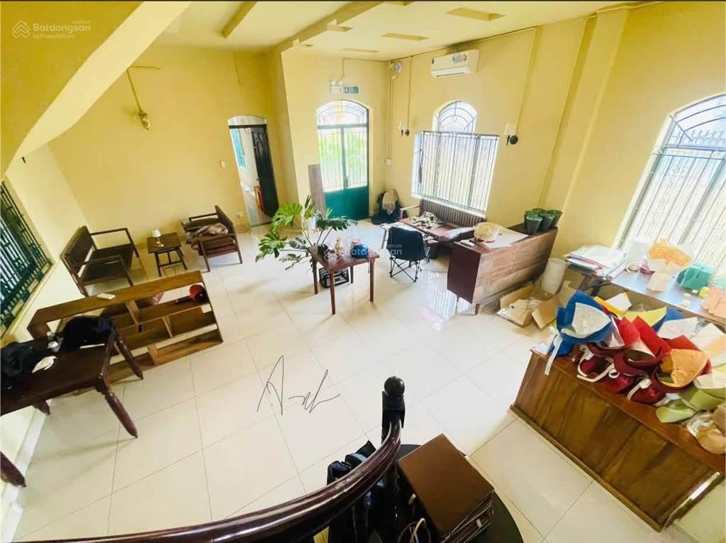 Cho thuê căn góc trung tâm chánh nghĩa 18 triệu  căn góc 2 mặt tiền
 dt 12m28m, tổng 320m
 tk