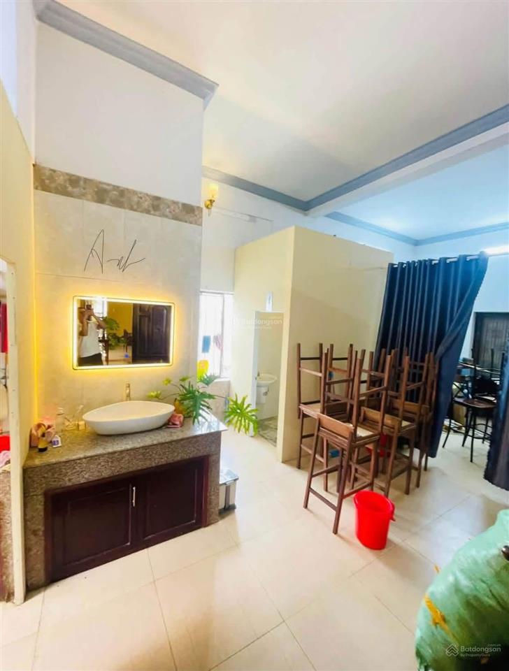 Cho thuê căn góc trung tâm chánh nghĩa 18 triệu  căn góc 2 mặt tiền
 dt 12m28m, tổng 320m
 tk