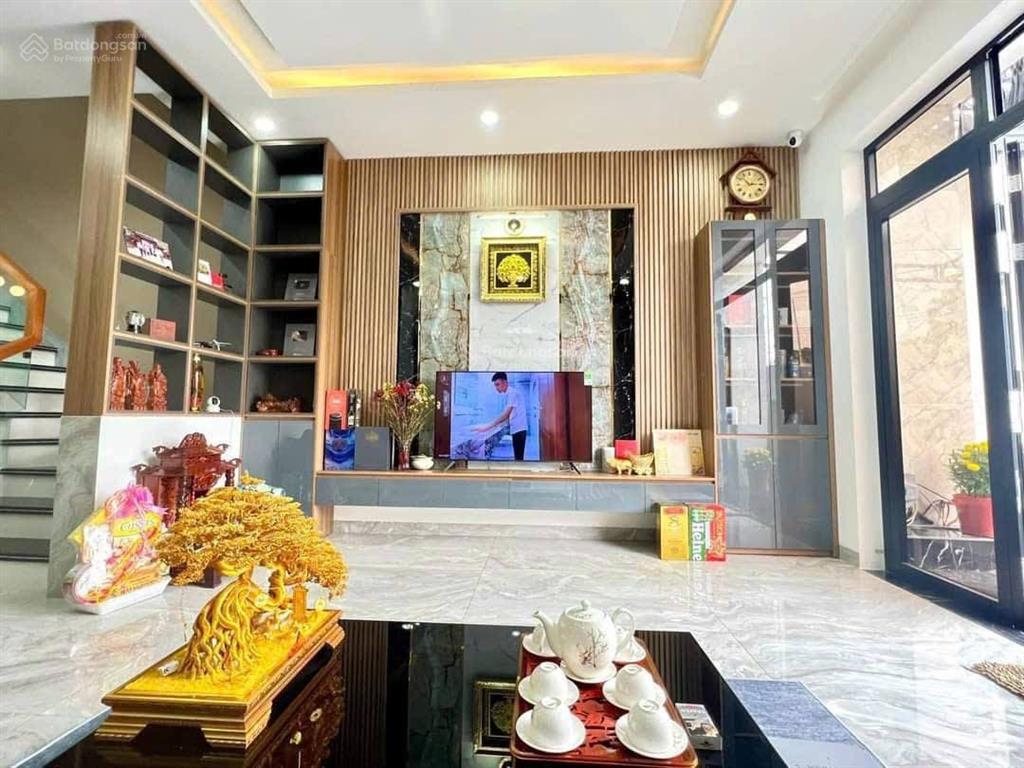 Bán nhà 1 trệt 2 lầu mặt tiền đường dx 042, phường bình dương, tp. hồ chí minh