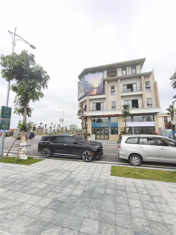 Bích động lakeside ra bảng hàng ngoại giao, sẵn lô đẹp giá tốt cho nđt