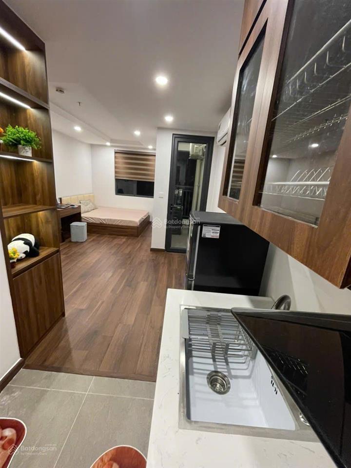 Mời thuê studio, 1+ có 2 phòng ngủ đủ đồ, vào ở luôn. có bãi đỗ xe ô tô, xe máy.