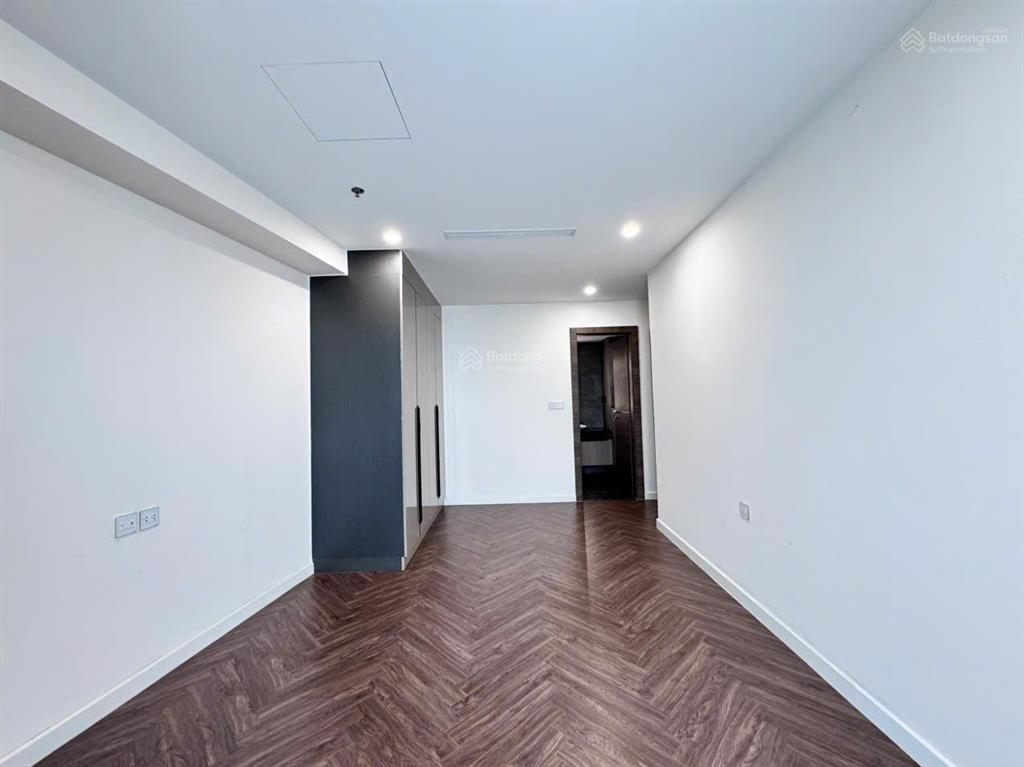 Cho thuê căn hộ 3pn view sông noble crystal riverside, giá tốt 25tr,  0989 272 ***