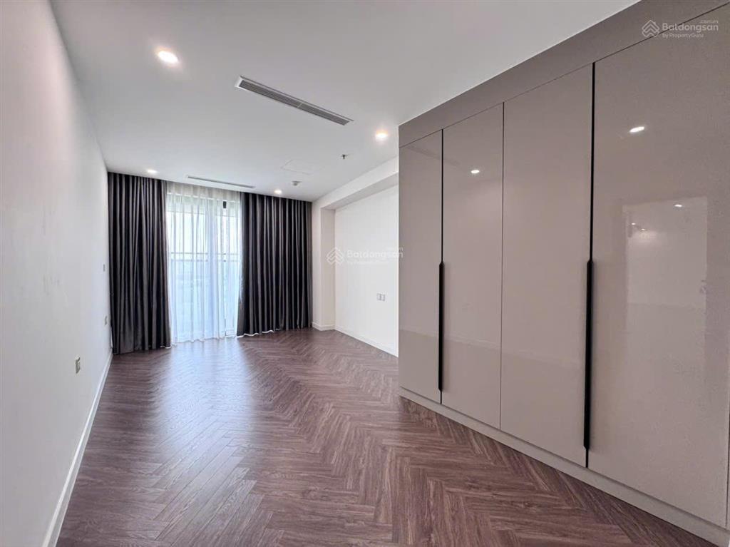 Cho thuê căn hộ 3pn view sông noble crystal riverside, giá tốt 25tr,  0989 272 ***